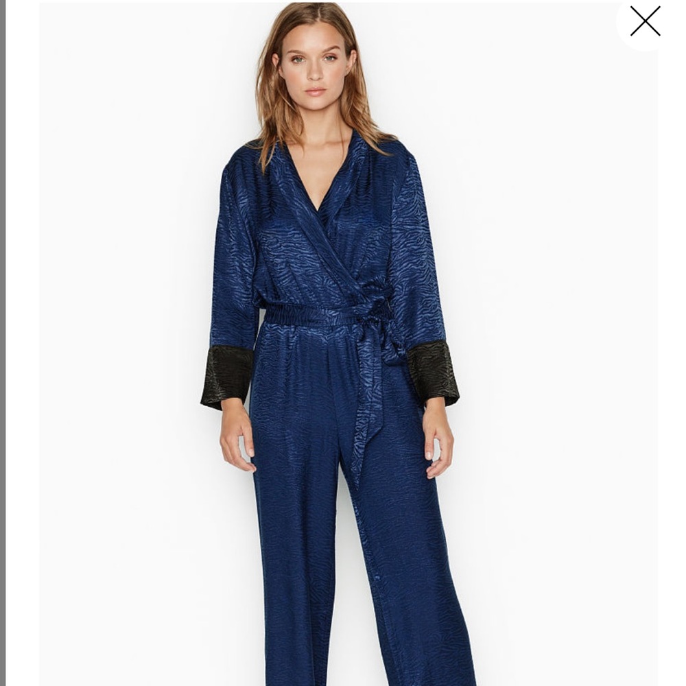 🆕 VS Zebra Jumpsuit, NWT